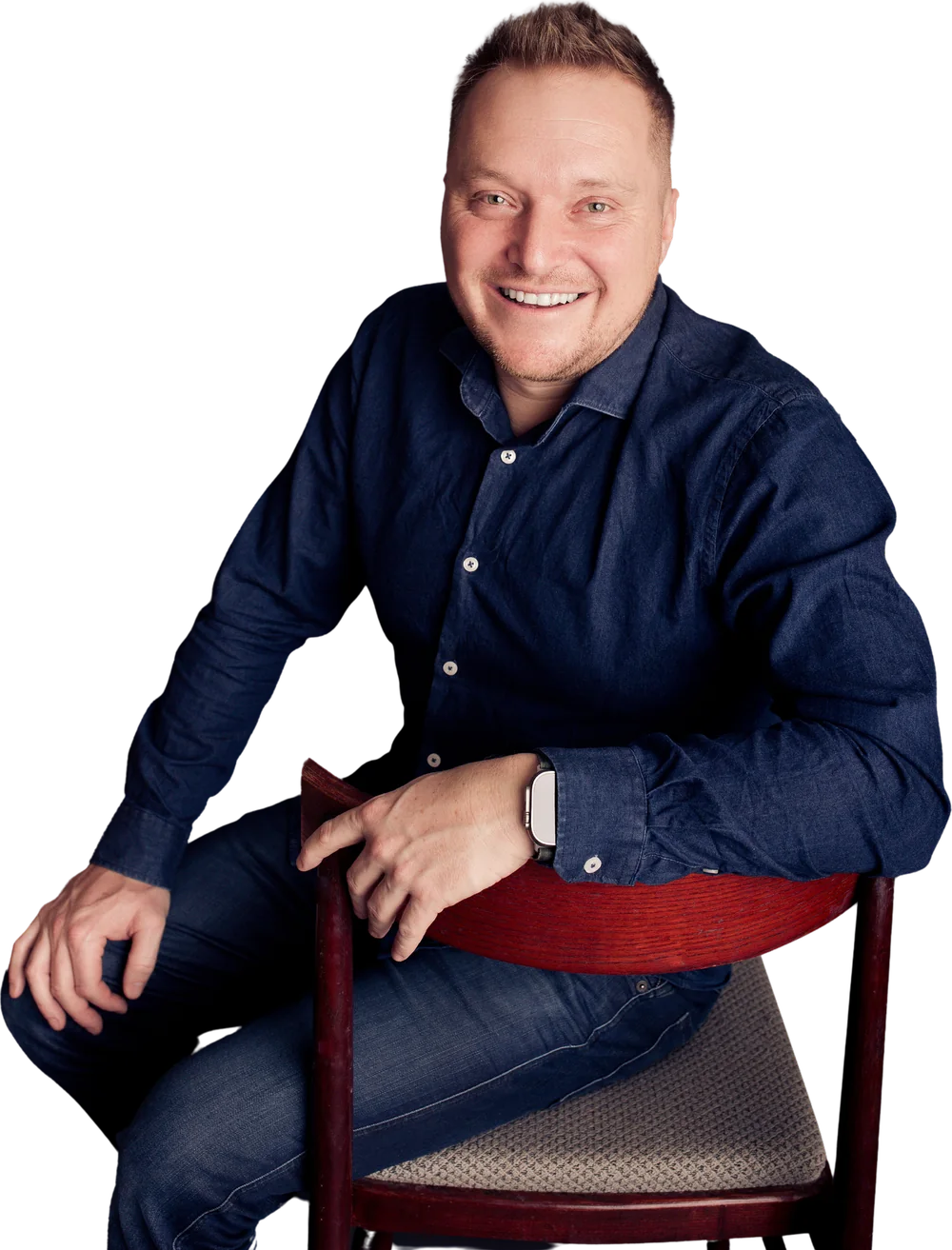 Jaroslav Svoboda sedí na židli